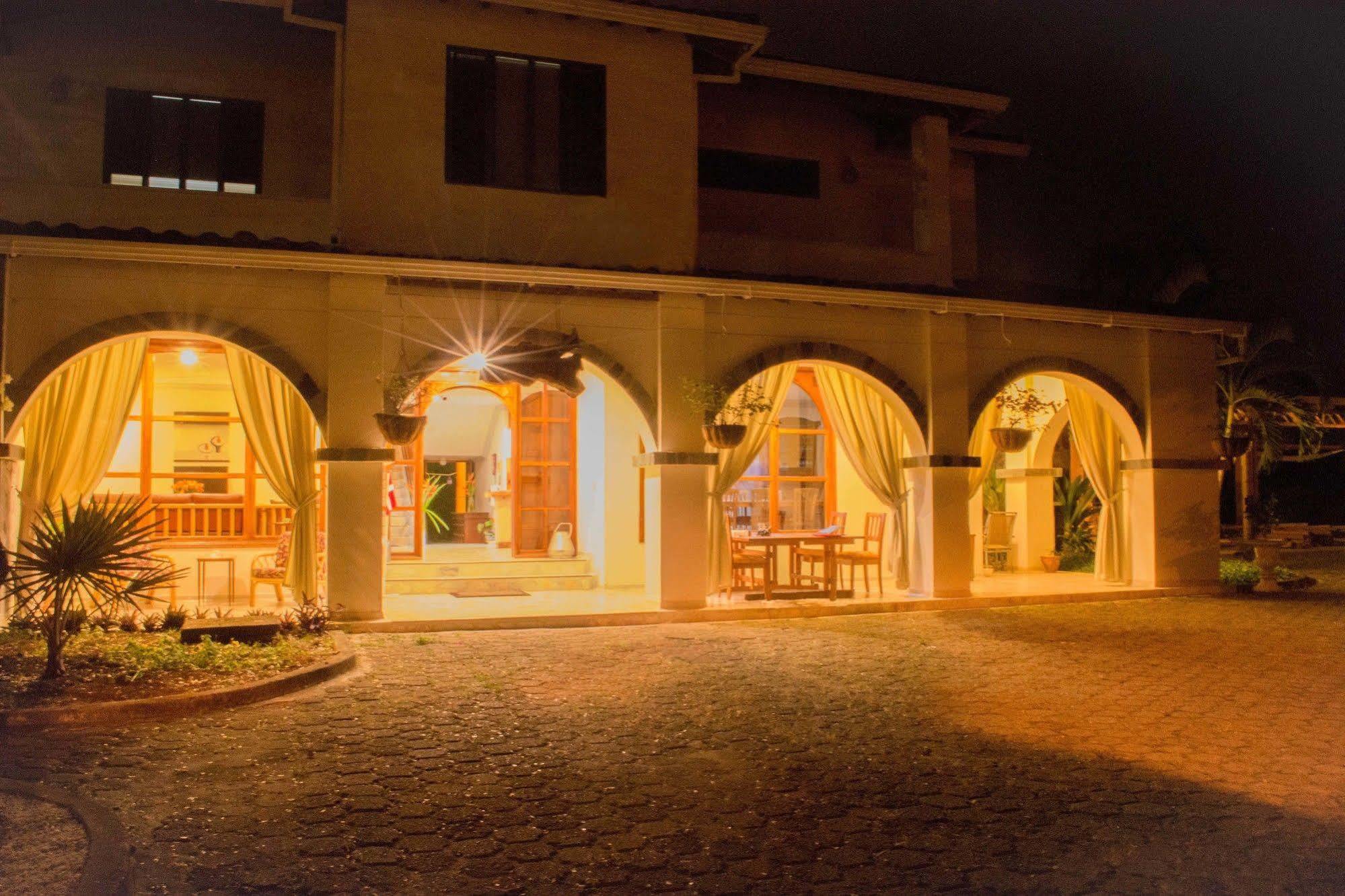 El Lugar Boutique Hotel Серритос Экстерьер фото